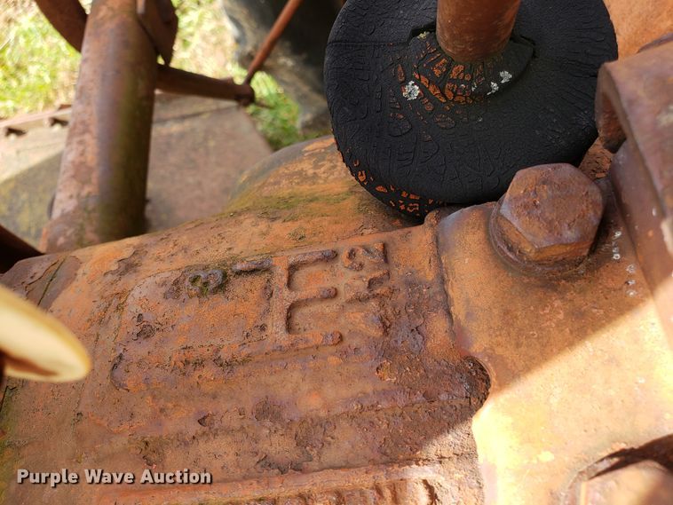 image for item DG8829 Allis Chalmers tractor