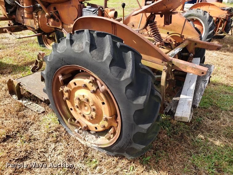 image for item DG8829 Allis Chalmers tractor