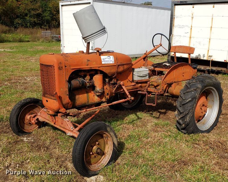 image for item DG8830 Allis Chalmers tractor