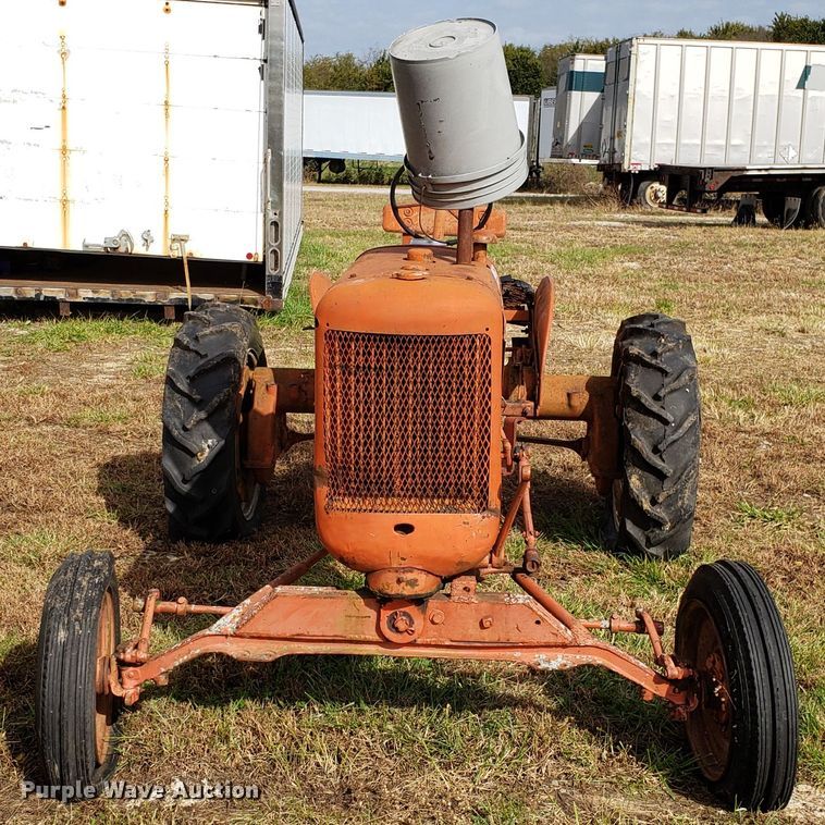 image for item DG8830 Allis Chalmers tractor
