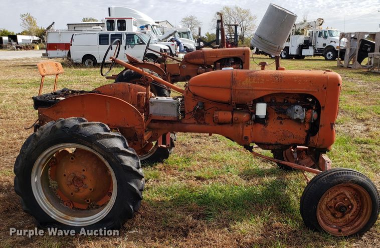 image for item DG8830 Allis Chalmers tractor