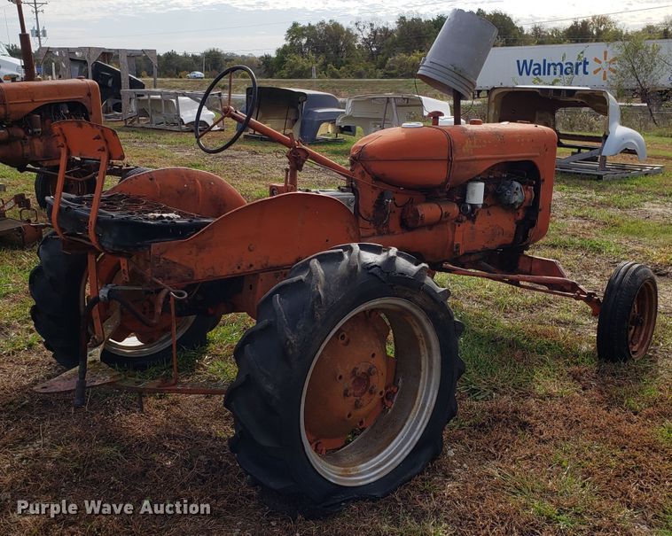 image for item DG8830 Allis Chalmers tractor