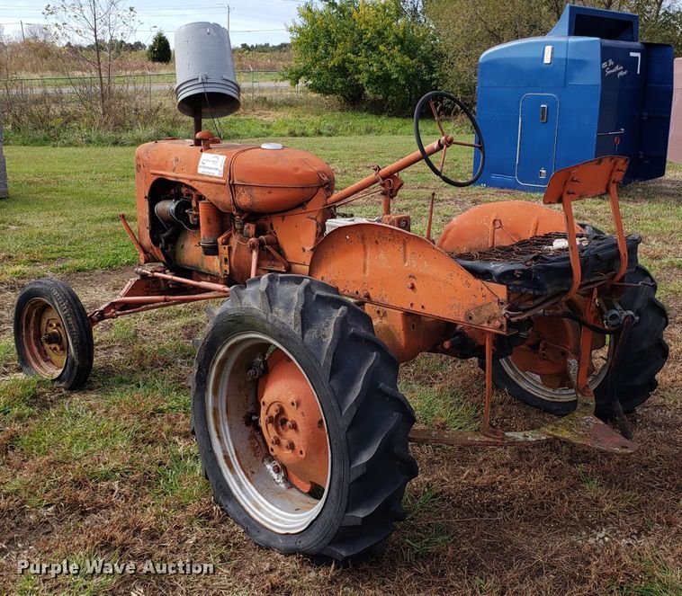 image for item DG8830 Allis Chalmers tractor