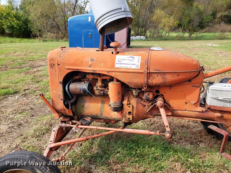 image for item DG8830 Allis Chalmers tractor