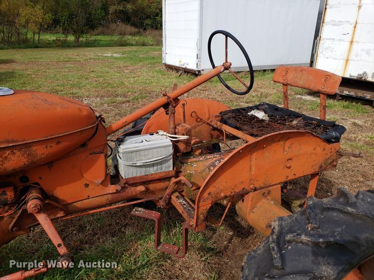 image for item DG8830 Allis Chalmers tractor