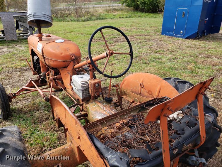 image for item DG8830 Allis Chalmers tractor