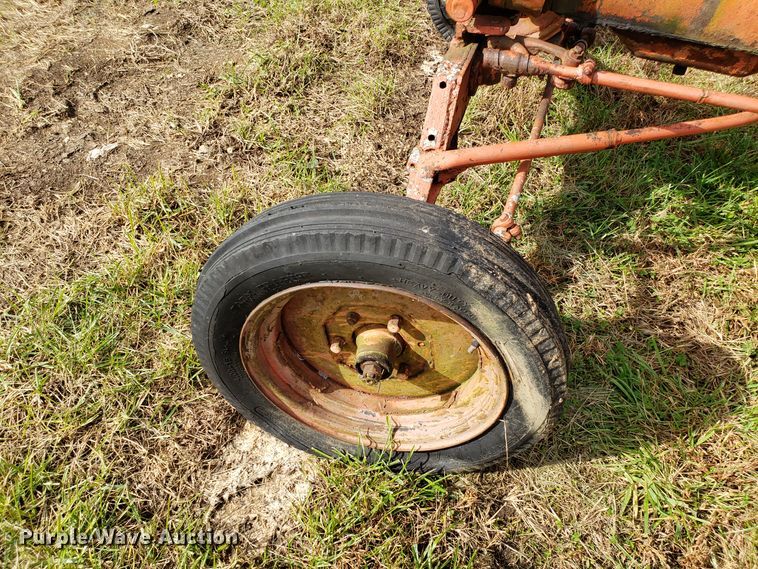 image for item DG8830 Allis Chalmers tractor