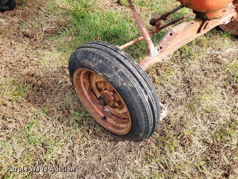 image for item DG8830 Allis Chalmers tractor