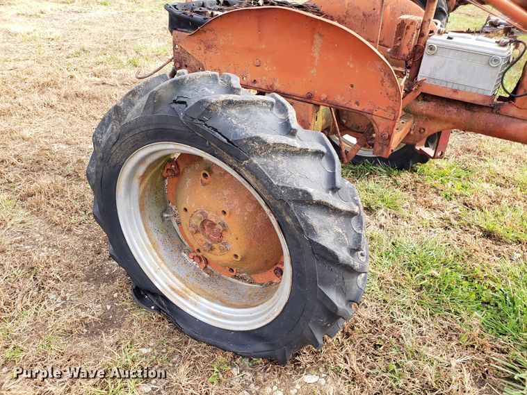 image for item DG8830 Allis Chalmers tractor