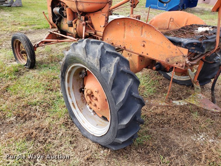 image for item DG8830 Allis Chalmers tractor