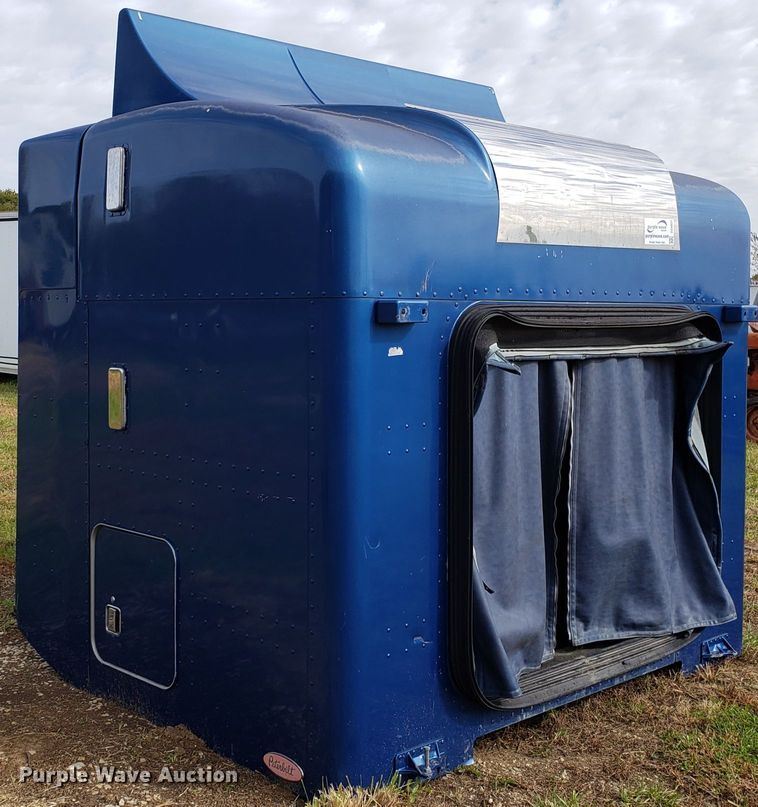 image for item DG8831 Peterbilt sleeper