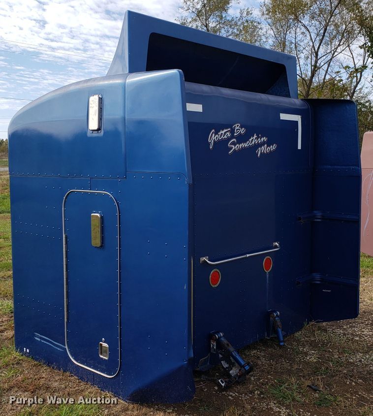 image for item DG8831 Peterbilt sleeper