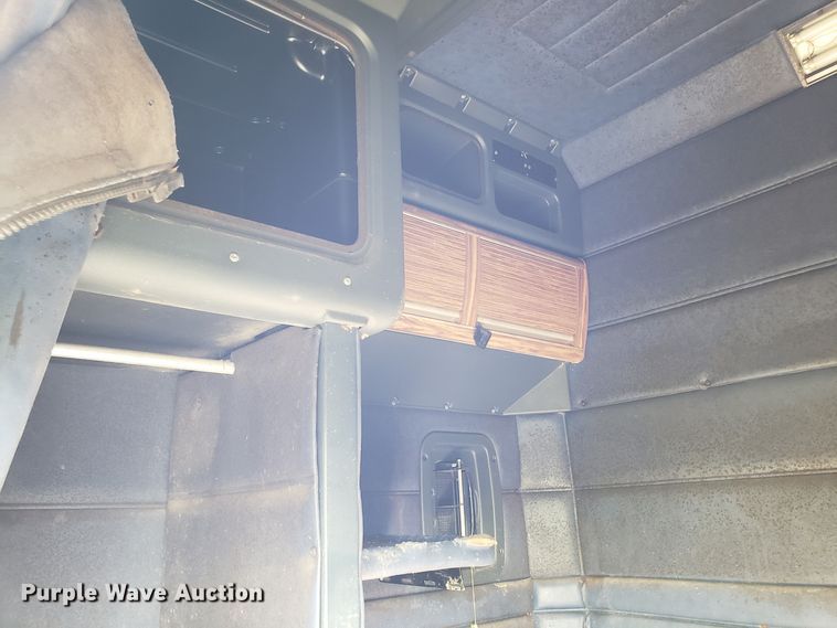 image for item DG8831 Peterbilt sleeper