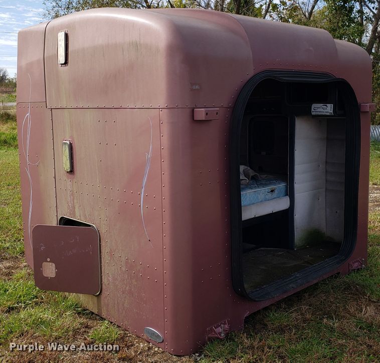 image for item DG8832 Unibilt sleeper