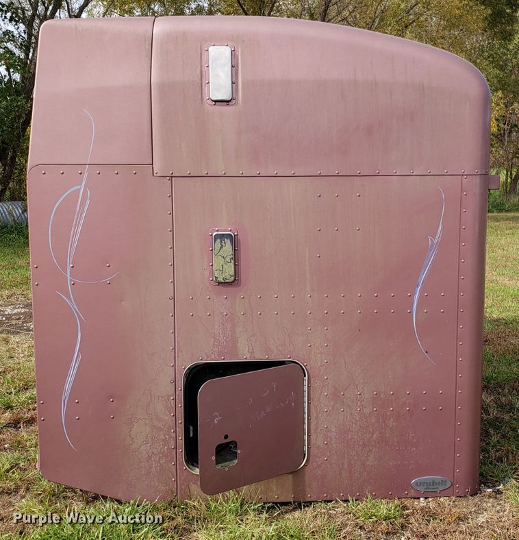 image for item DG8832 Unibilt sleeper