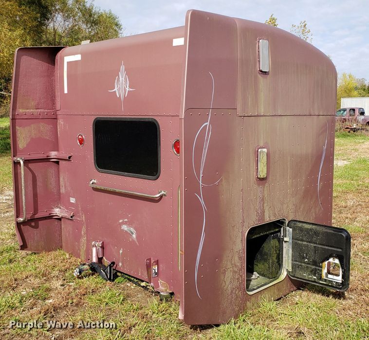 image for item DG8832 Unibilt sleeper