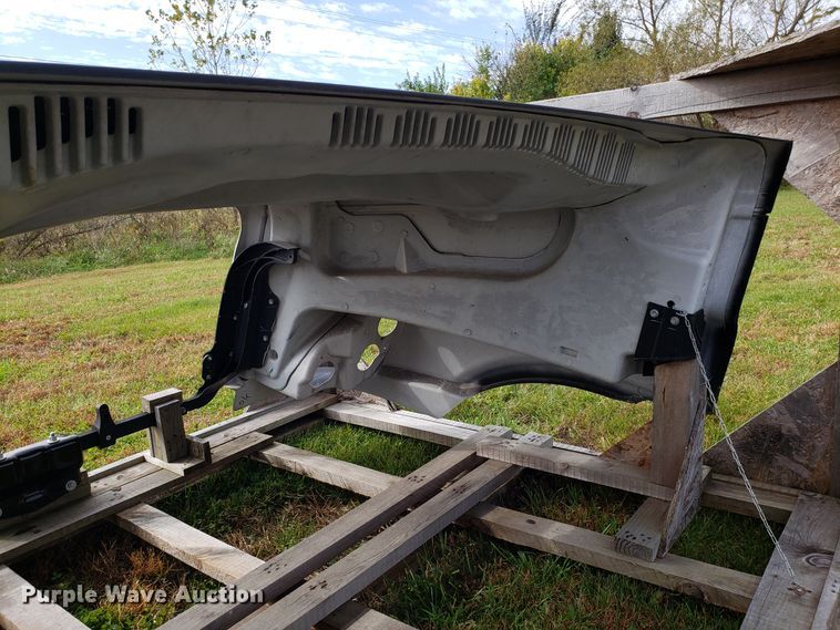 image for item DG8833 Freightliner Columbia hood