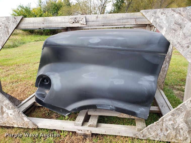 image for item DG8833 Freightliner Columbia hood