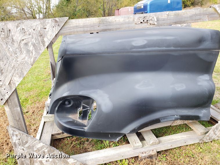 image for item DG8833 Freightliner Columbia hood