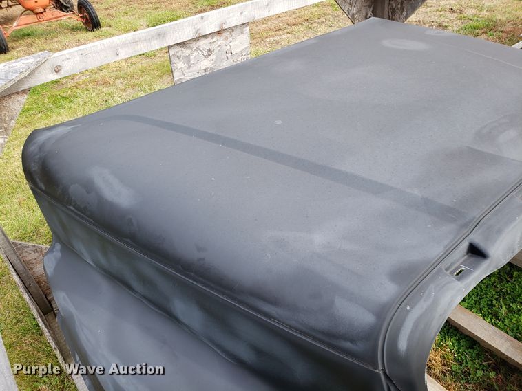 image for item DG8833 Freightliner Columbia hood