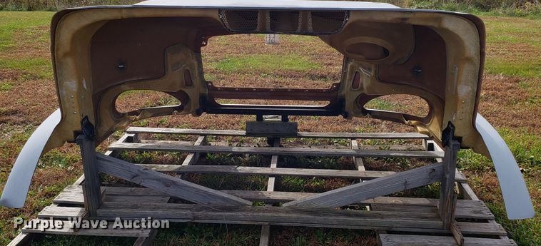 image for item DG8834 Freightliner Cascadia hood