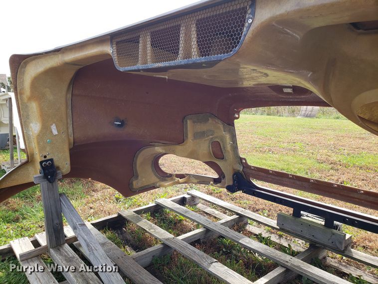 image for item DG8834 Freightliner Cascadia hood