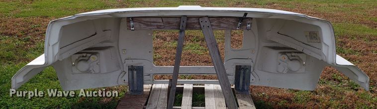 image for item DG8835 Ford F600 hood