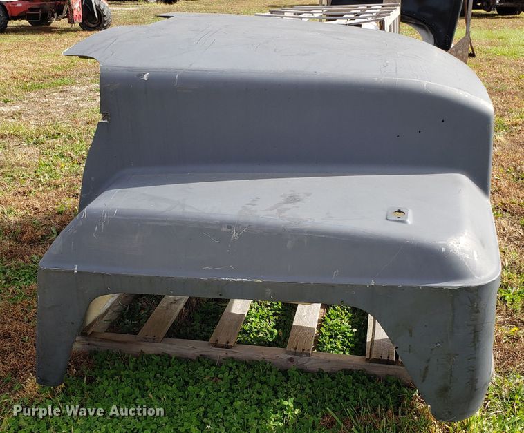 image for item DG8836 Mack CM578 hood