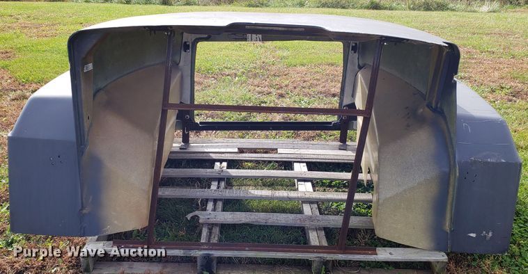 image for item DG8836 Mack CM578 hood