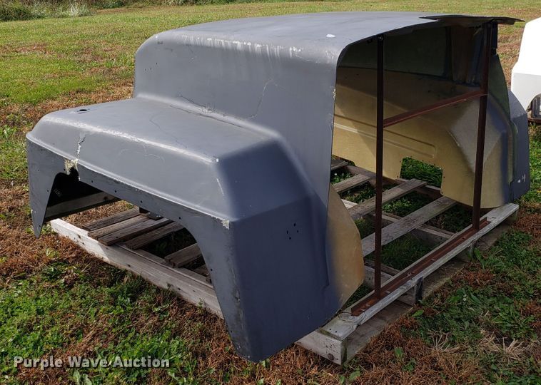 image for item DG8836 Mack CM578 hood