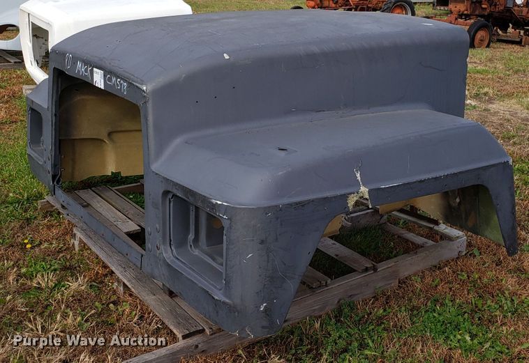 image for item DG8836 Mack CM578 hood