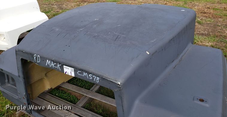 image for item DG8836 Mack CM578 hood