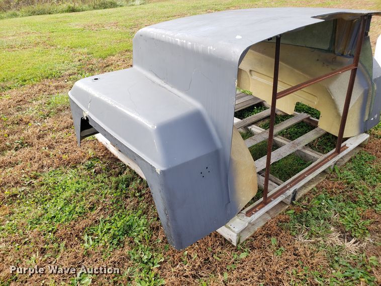 image for item DG8836 Mack CM578 hood