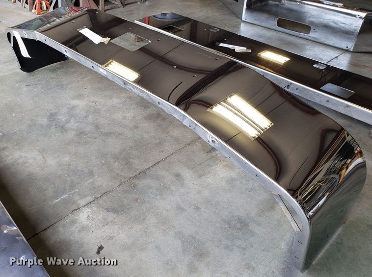 image for item DG8842 Peterbilt 377 front bumper