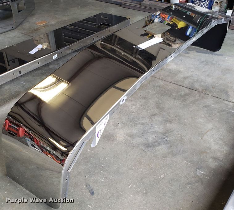 image for item DG8842 Peterbilt 377 front bumper