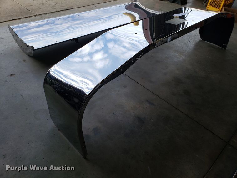 image for item DG8842 Peterbilt 377 front bumper