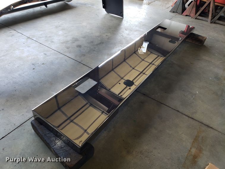 image for item DG8843 Kenworth W900 front bumper