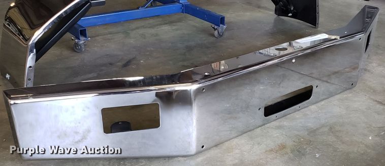 image for item DG8844 Western Star 4900HD logger front bumper