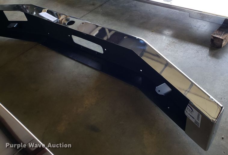 image for item DG8844 Western Star 4900HD logger front bumper