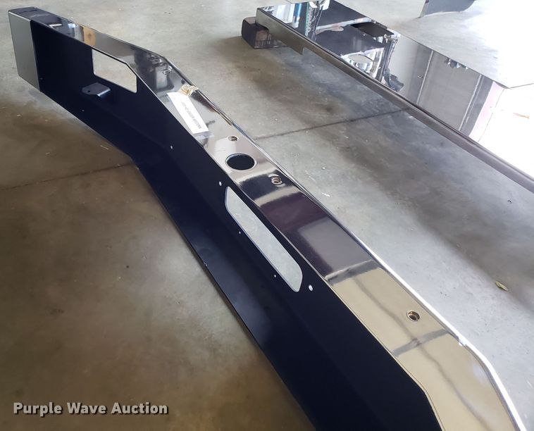 image for item DG8844 Western Star 4900HD logger front bumper