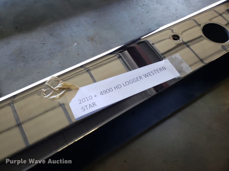 image for item DG8844 Western Star 4900HD logger front bumper