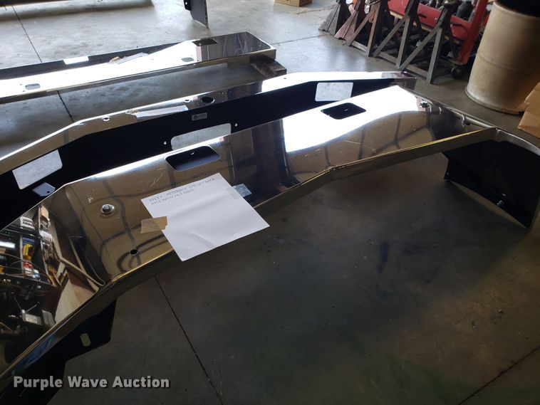 image for item DG8845 Peterbilt 579 front bumper