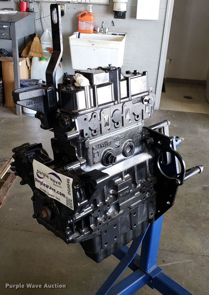 image for item DG8846 John Deere three cylinder diesel engine