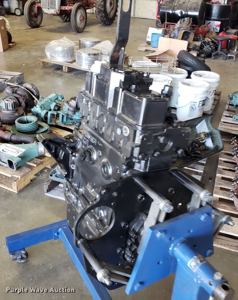 image for item DG8846 John Deere three cylinder diesel engine