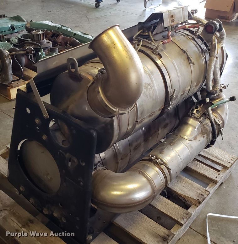 image for item DG8848 2014 Peterbilt Cummins ISX DPF exhaust system