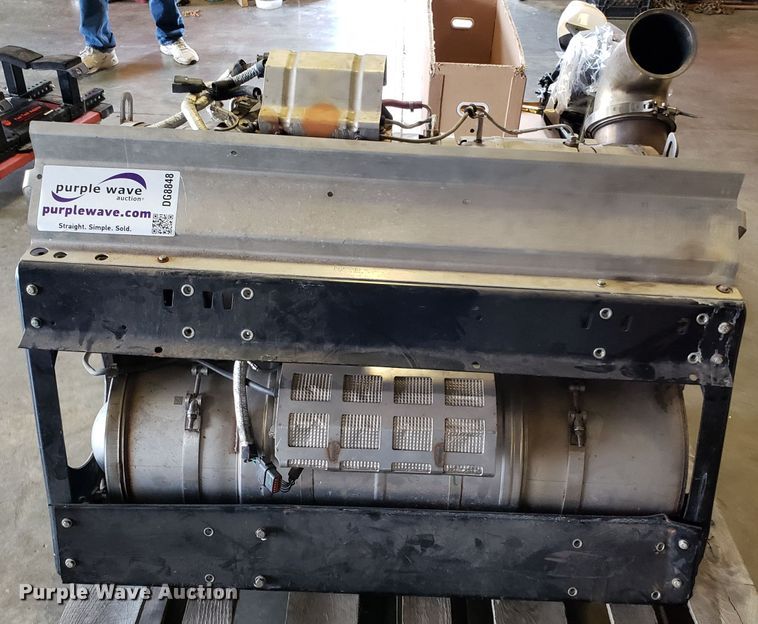 image for item DG8848 2014 Peterbilt Cummins ISX DPF exhaust system