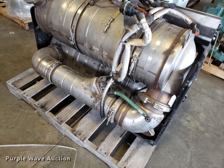 image for item DG8848 2014 Peterbilt Cummins ISX DPF exhaust system