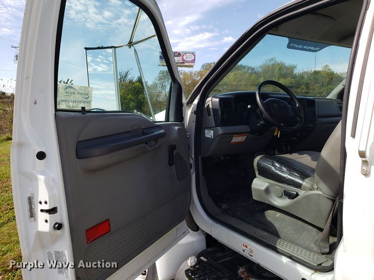 image for item DG8856 2008 Ford F650 Super Duty flatbed truck