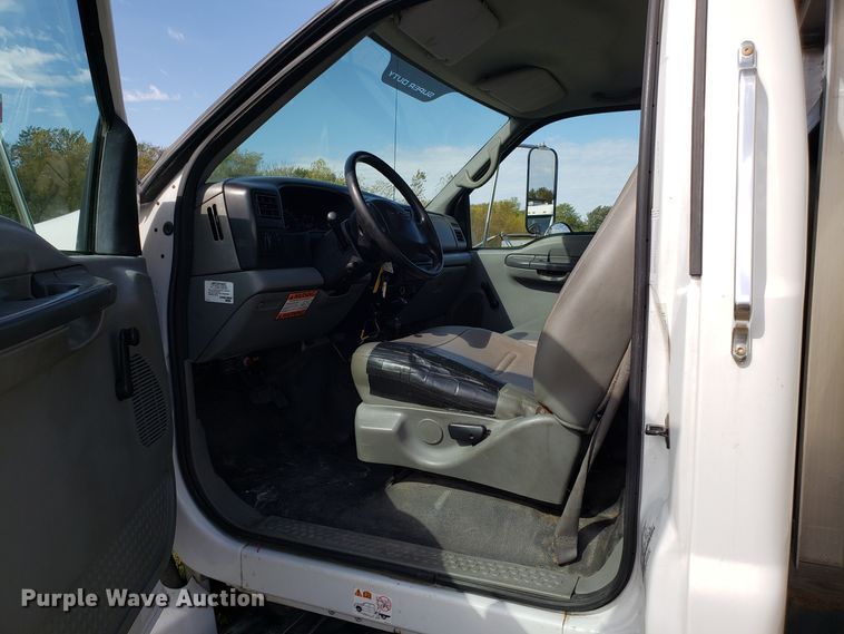 image for item DG8856 2008 Ford F650 Super Duty flatbed truck