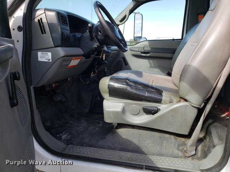 image for item DG8856 2008 Ford F650 Super Duty flatbed truck